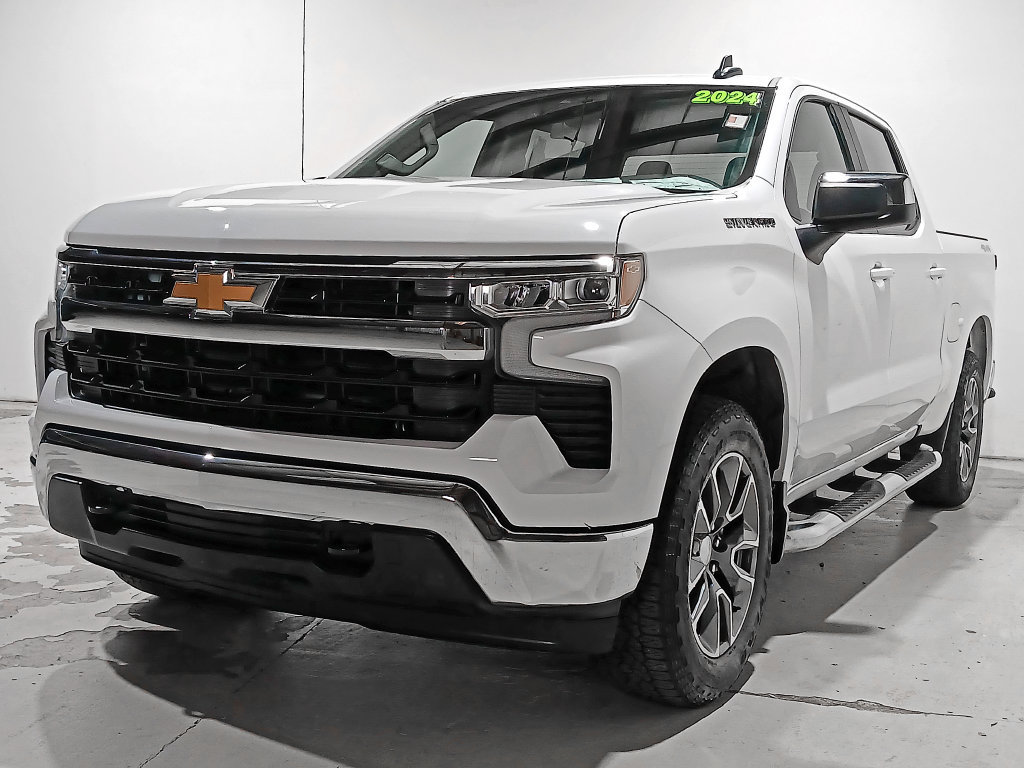 Used 2024 Chevrolet Silverado 1500 LT AWD/4WD image 3