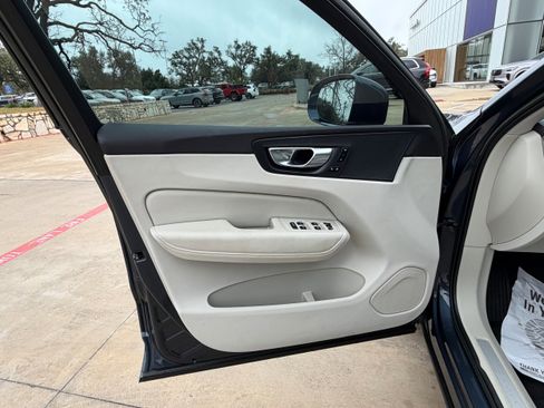 Certified 2023 Volvo XC60 B5 Plus w/ Climate Package image 22
