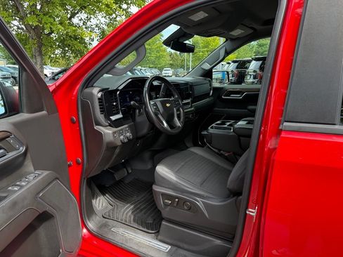 Used 2022 Chevrolet Silverado 1500 LT AWD/4WD image 12
