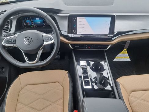 Used 2025 Volkswagen Atlas Cross Sport SE image 19