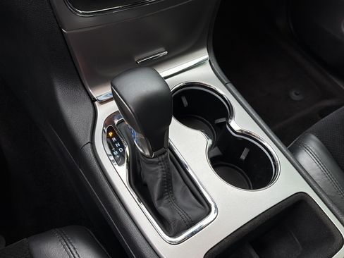Used 2018 Jeep Grand Cherokee Altitude AWD/4WD image 37