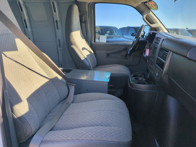 Used 2017 Chevrolet Express 3500 Extended RWD image 18