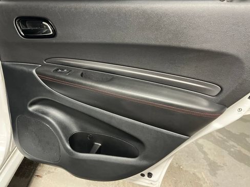 Used 2024 Dodge Durango GT RWD image 13