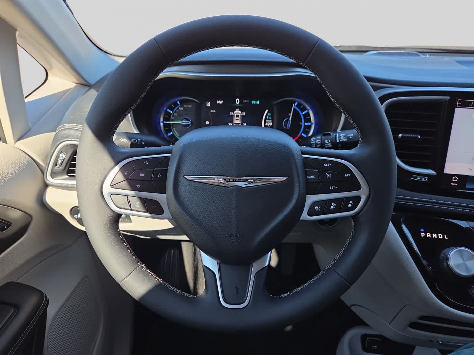 Used 2023 Chrysler Pacifica Touring-L FWD image 11