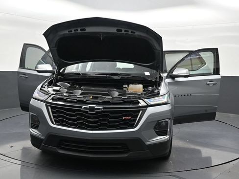 Used 2023 Chevrolet Traverse RS FWD image 39