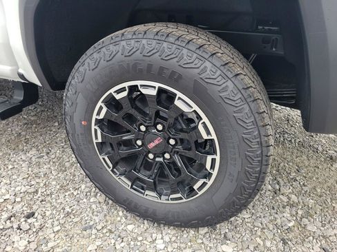 New 2026 GMC Canyon AT4 w/ Technology Plus Package AWD/4WD image 9