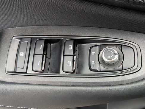 Used 2025 Subaru Outback Premium AWD/4WD image 12