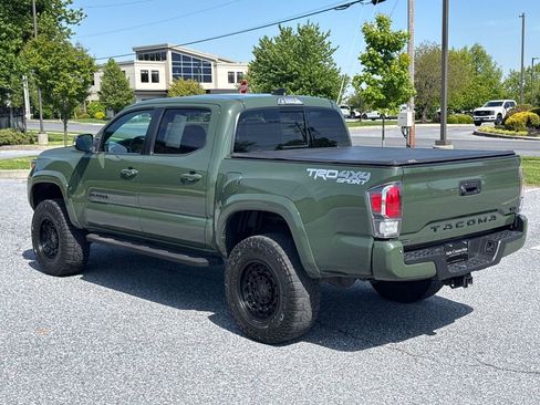 Used 2021 Toyota Tacoma TRD Sport w/ TRD Premium Sport Package AWD/4WD image 6