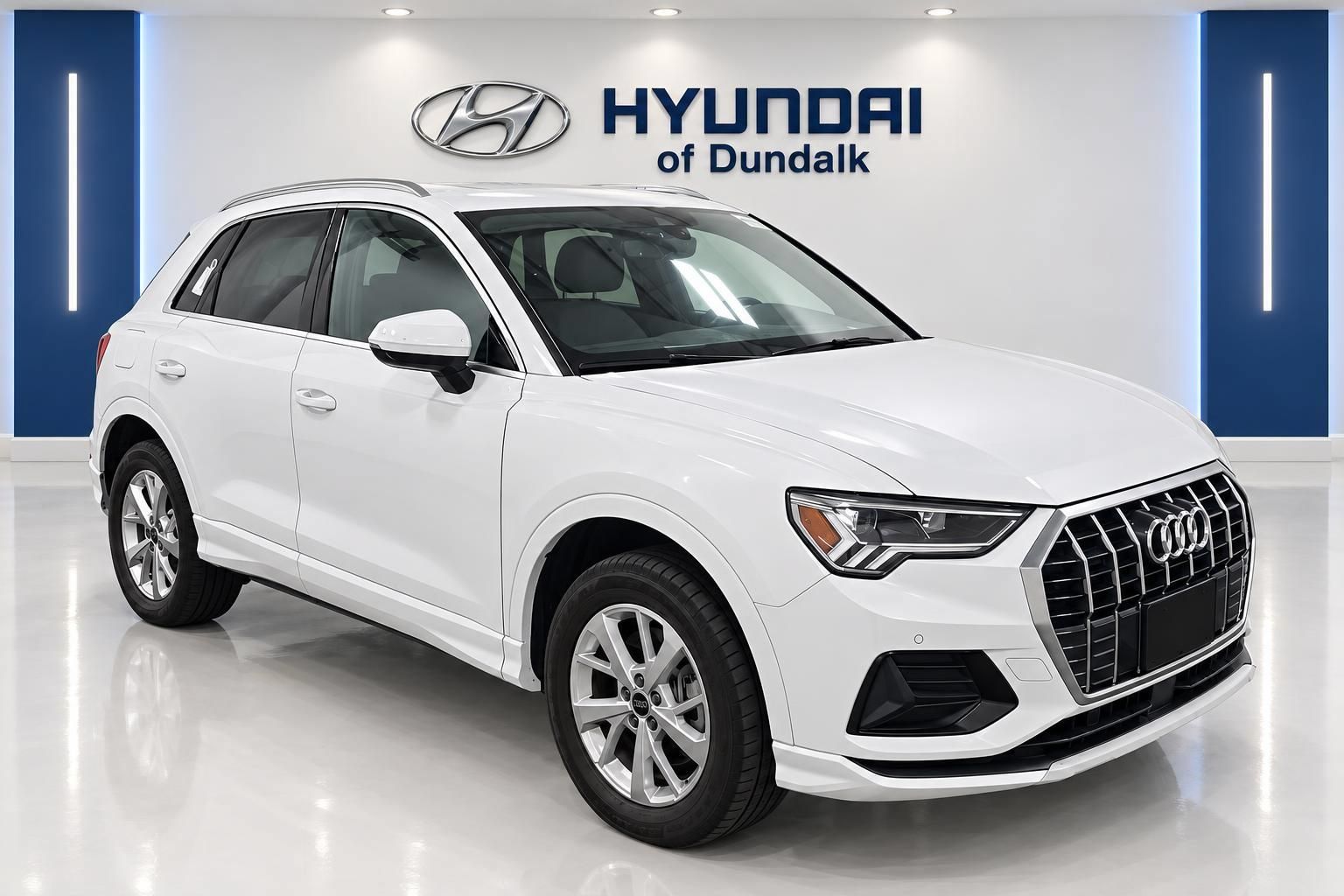 Used 2024 Audi Q3 2.0T Premium AWD/4WD image 3