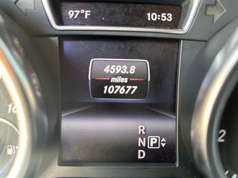 Used 2014 Mercedes-Benz GL 550 4MATIC image 16