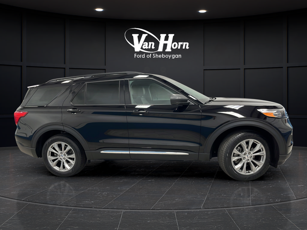 Used 2023 Ford Explorer XLT w/ Equipment Group 202A AWD/4WD image 8