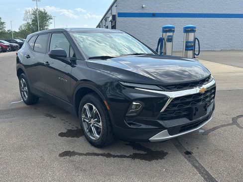 Used 2025 Chevrolet Blazer LT AWD/4WD image 8