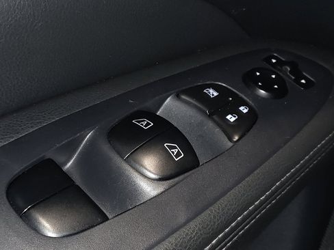 Used 2020 Nissan Pathfinder Platinum w/ Cargo Package image 27