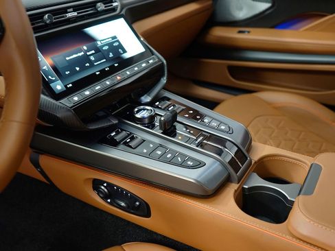 Used 2025 Aston Martin Vanquish image 19