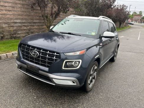 Used 2023 Hyundai Venue Limited FWD image 1