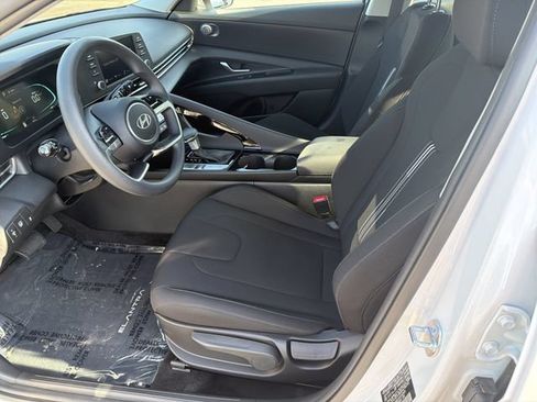 Certified 2026 Hyundai Elantra Hybrid FWD image 9