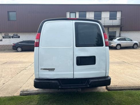 Used 2016 Chevrolet Express 2500 RWD image 6