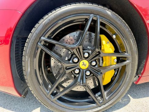 Used 2015 Ferrari California T RWD image 4