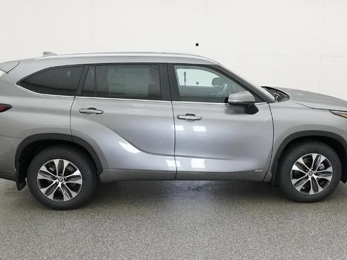 New 2026 Toyota Highlander XLE AWD/4WD image 11