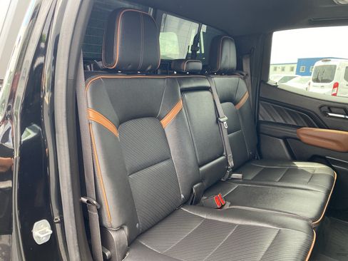 Used 2023 GMC Canyon AT4 w/ AT4 Premium Package AWD/4WD image 5