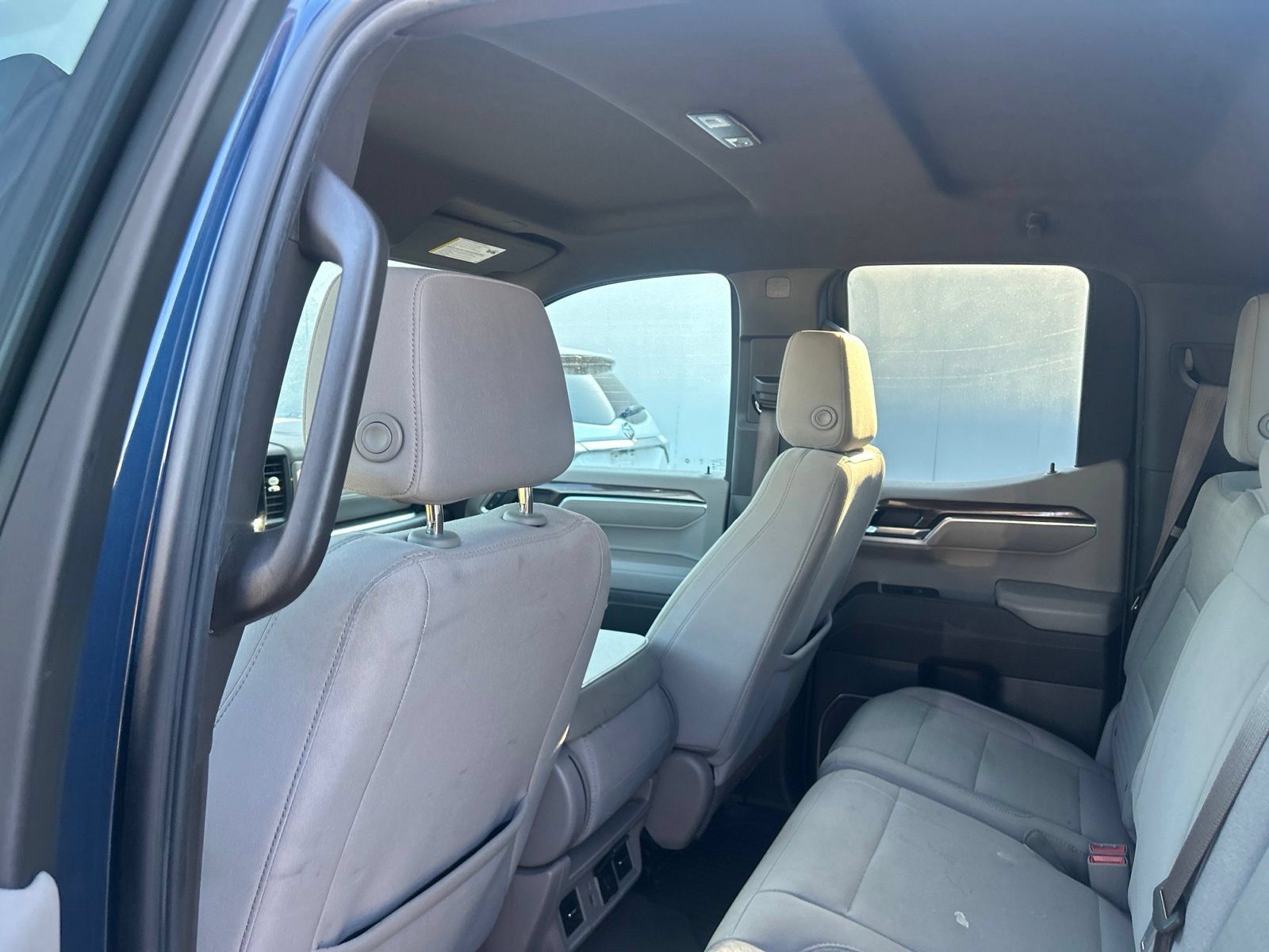 Used 2022 Chevrolet Silverado 1500 LT w/ Convenience Package II AWD/4WD image 7