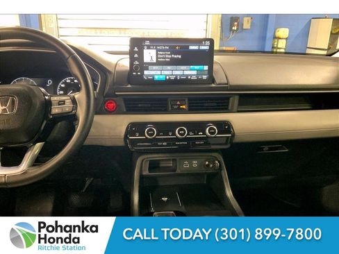 Used 2025 Honda Pilot EX-L image 5