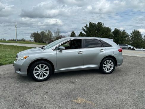 Used 2015 Toyota Venza XLE image 3
