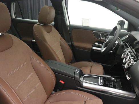 Certified 2025 Mercedes-Benz GLA 35 AMG 4MATIC image 31