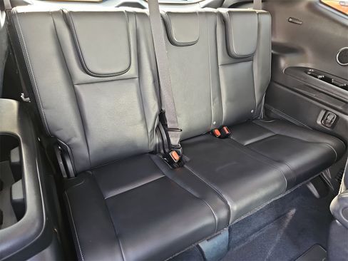 Used 2022 Subaru Ascent Limited w/ Technology Package image 12