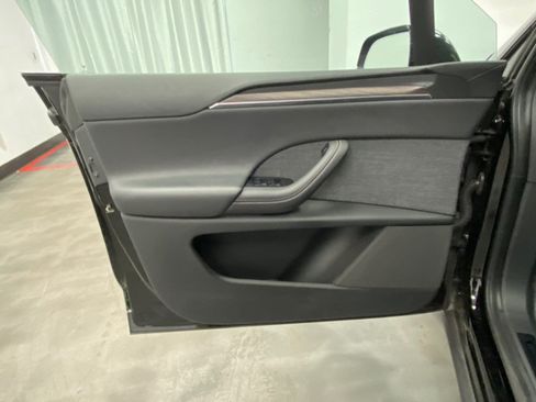 Used 2023 Tesla Model X AWD/4WD image 39