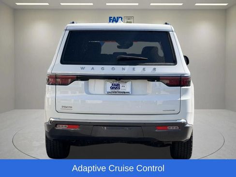 Certified 2022 Jeep Wagoneer Series III AWD/4WD image 9
