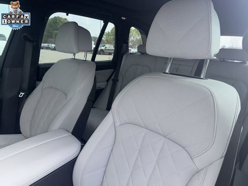 Certified 2025 BMW X5 xDrive40i w/ Executive Package image 3