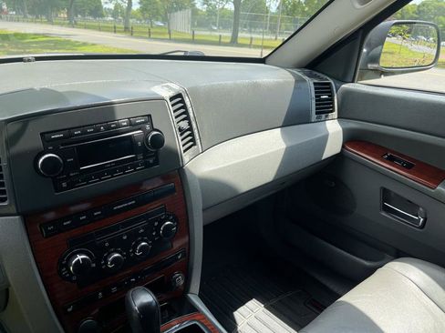 Used 2007 Jeep Grand Cherokee Limited image 27