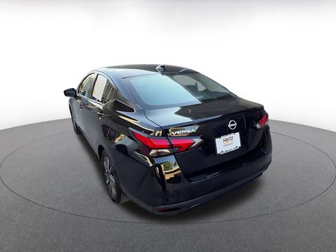 Used 2025 Nissan Versa SV FWD image 11