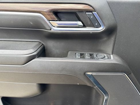 Used 2024 Chevrolet Silverado 1500 LT RWD image 12