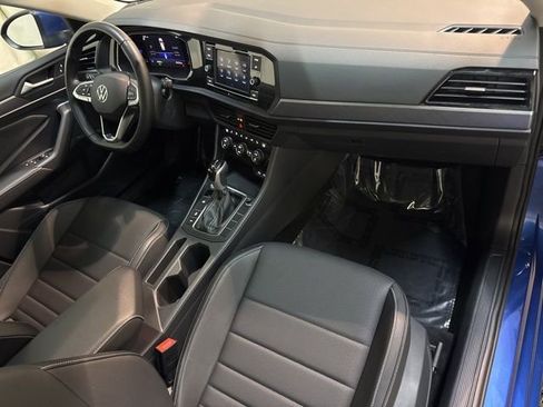 Certified 2022 Volkswagen Jetta SE image 35