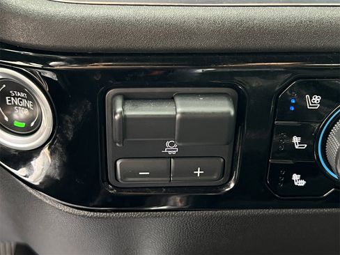 Used 2024 Chevrolet Silverado 2500 LTZ w/ LTZ Plus Package image 23