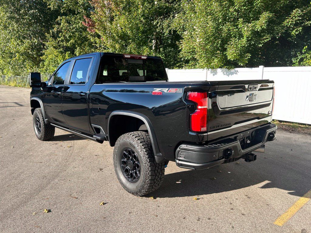 Used 2025 Chevrolet Silverado 2500 ZR2 w/ ZR2 Bison Edition AWD/4WD image 2