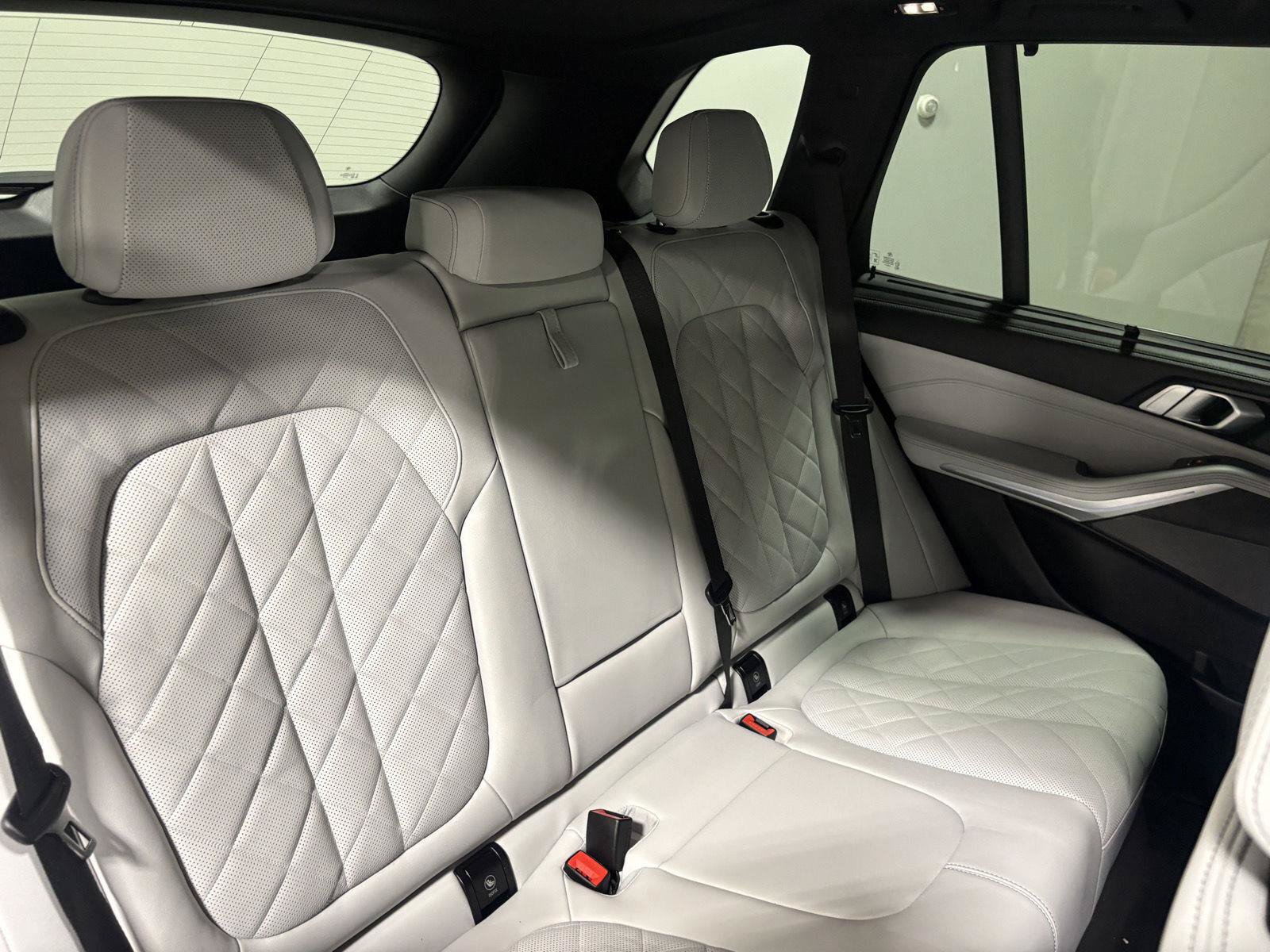 Used 2025 BMW X5 xDrive40i w/ Executive Package AWD/4WD image 12