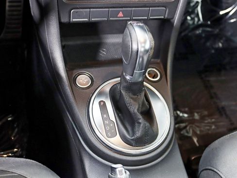 Used 2014 Volkswagen Beetle R-Line FWD image 22