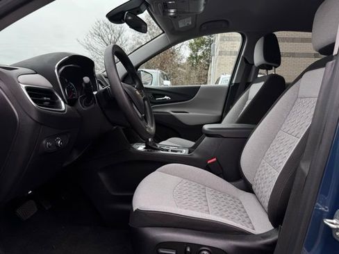 Used 2023 Chevrolet Equinox LT w/ Driver Convenience Package image 17