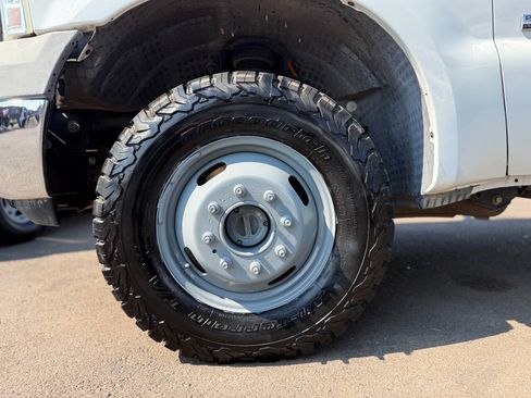 Used 2006 Ford F350 Lariat AWD/4WD image 14