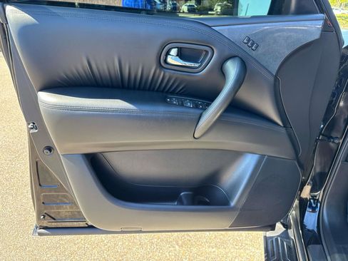 Used 2023 Nissan Armada SL w/ Midnight Edition Package image 19