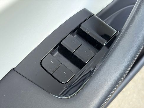 Used 2020 Tesla Model 3 Performance image 8