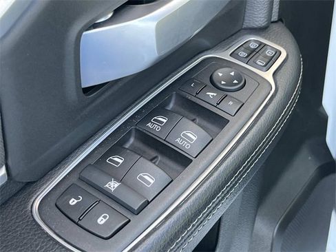 Used 2024 RAM 3500 Big Horn image 30