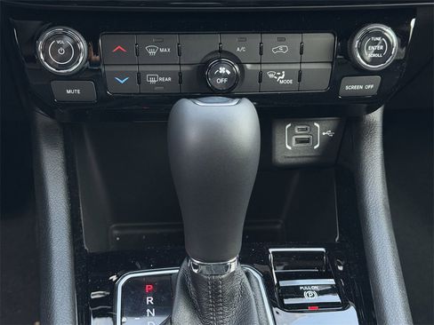 New 2026 Jeep Compass Latitude image 16