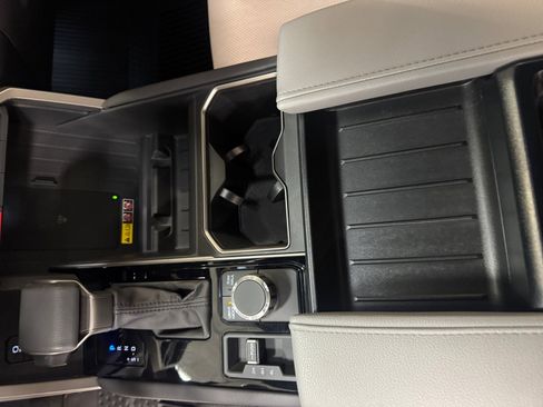 Used 2025 Toyota Tundra Limited image 15