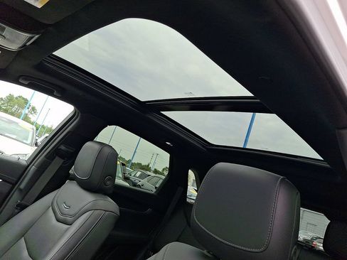 Used 2025 Cadillac XT5 Premium Luxury w/ LPO, Floor Liner Package AWD/4WD image 14