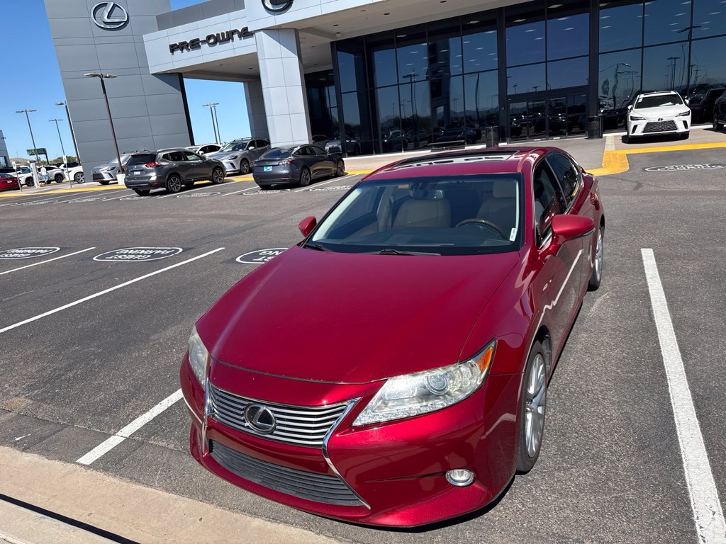 Used 2014 Lexus ES 350 w/ Luxury Package FWD image 2