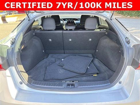 Used 2020 Toyota Prius L Eco image 12